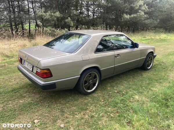 Mercedes-Benz W124 (1984-1993) - 2