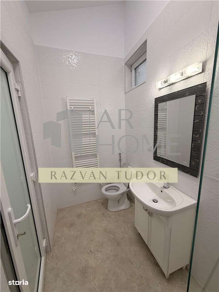 Spatiu birouri cu parcare proprie , Ploiesti, ultracentral - Imagine principală: 4/7