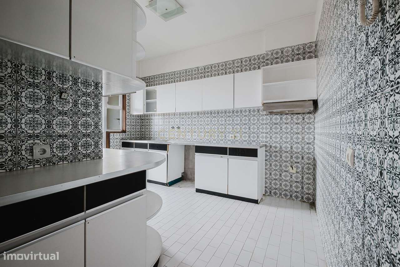 Apartamento T3 +1 - Avenida Dr. Antunes Guimarães - Grande imagem: 5/27