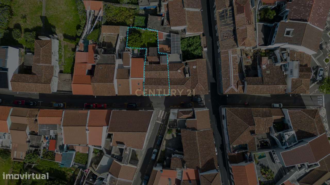 Moradia T2 com Quintal no Centro da Ribeira Grande-24