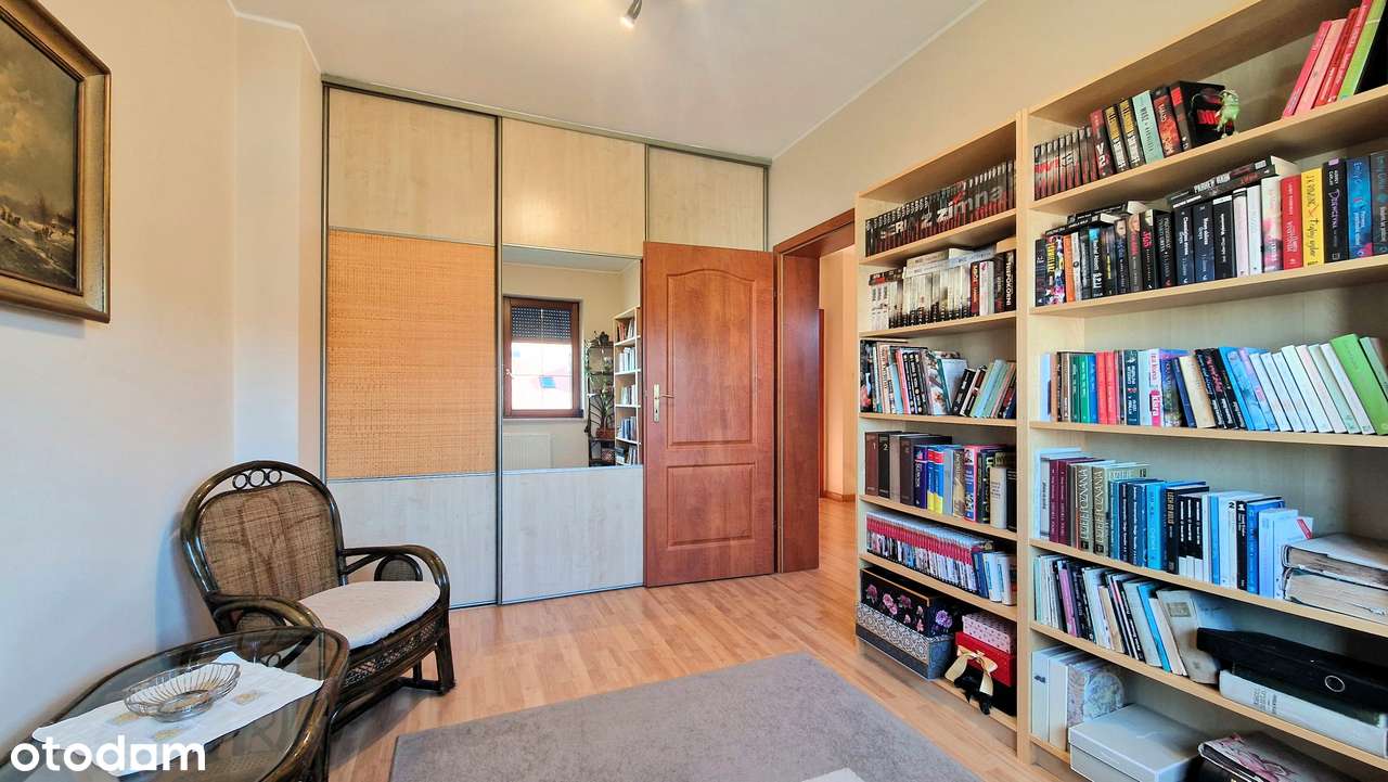 Przestronny bardzo zadbany dom, osobny garaż, zagospodarowany ogród-13