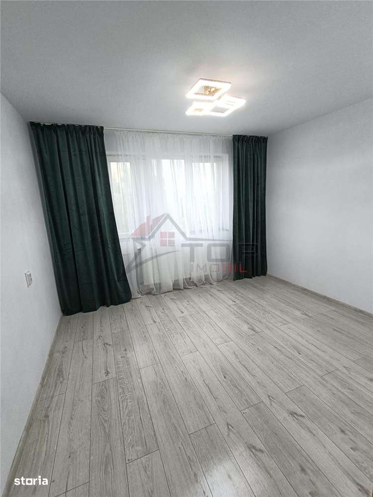 Vanzare garsoniera transformata din camera de camin - Imagine principală: 1/6