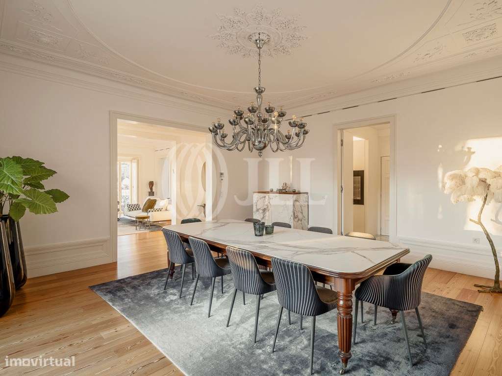 Apartamento T3+2 com jardim, em pleno Castelo, Lisboa-19