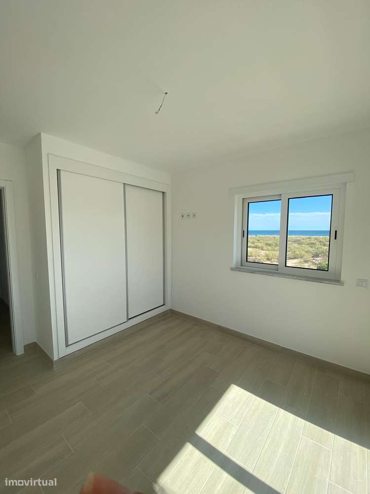 Condomínio Pés na Água T0 e T1 Duplex, na Praia da Lota, Algarve-40