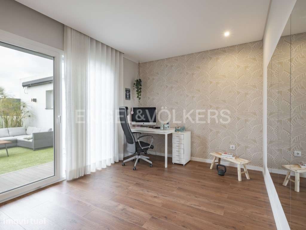 Moradia T4 moderna de luxo em Fernão Ferro-18