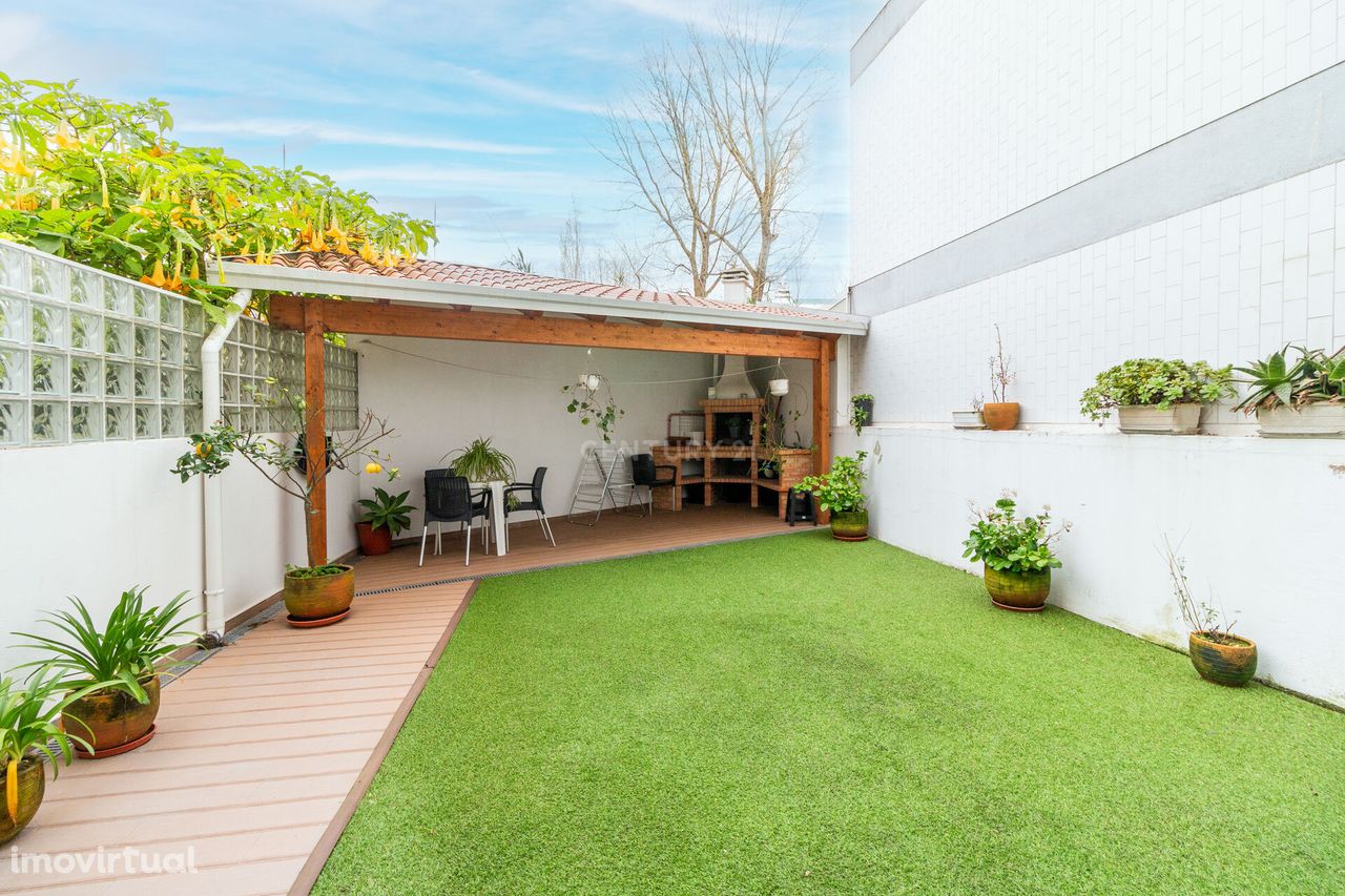 Apartamento T2 Com Terraço