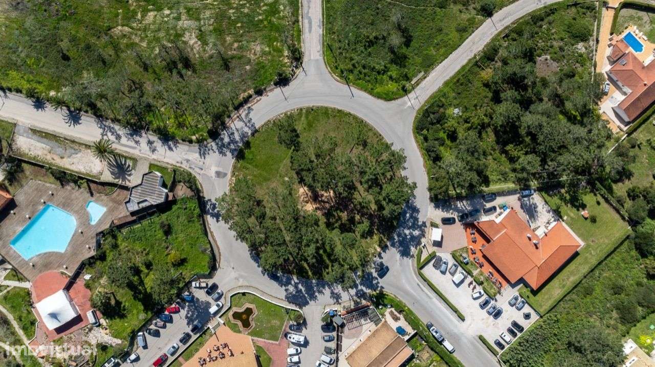 Lote de terreno urbano com área total de 970 m2 - Vale da Telha - Grande imagem: 3/10