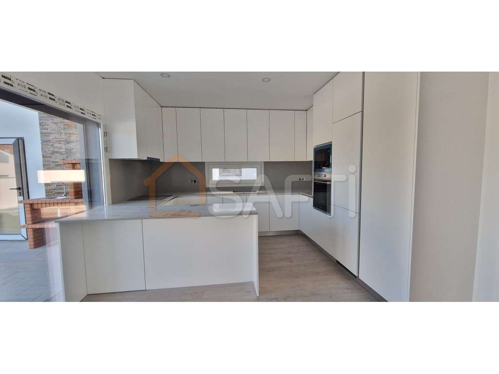 Moradia Geminada T3 com Piscina e Garagem (já está pronta) - Grande imagem: 5/26