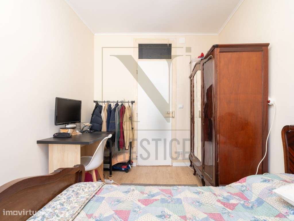 Moradia T8 no Bairro Norton de Matos-35