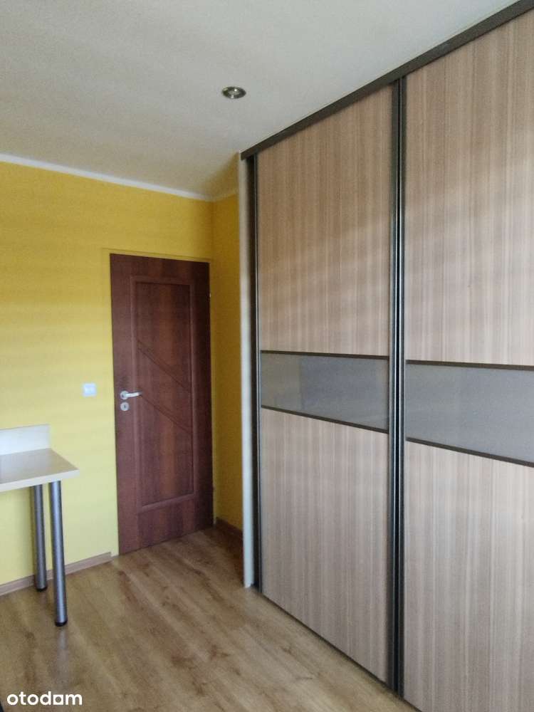 M-5 ul Wrzosowa z prywatnym parkingiem.-9