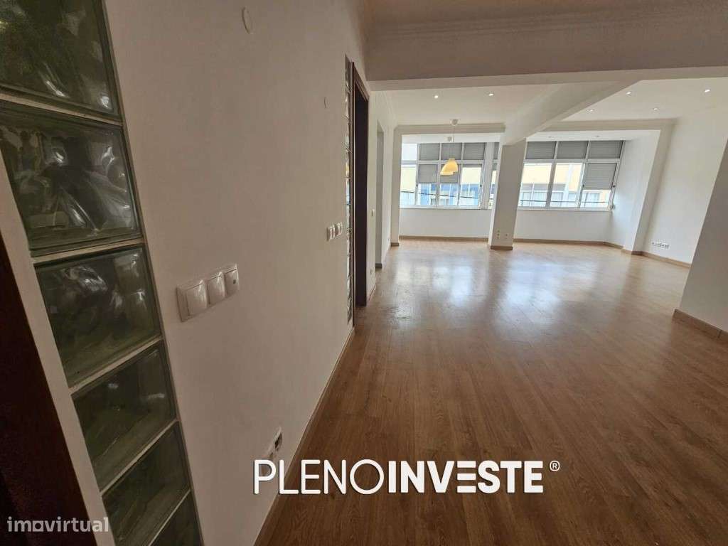 Apartamento T4 transformado em t3 na cova da piedade Almada-7