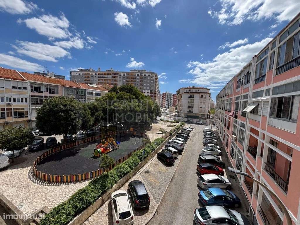 Apartamento T3 totalmente renovado em Setúbal-25