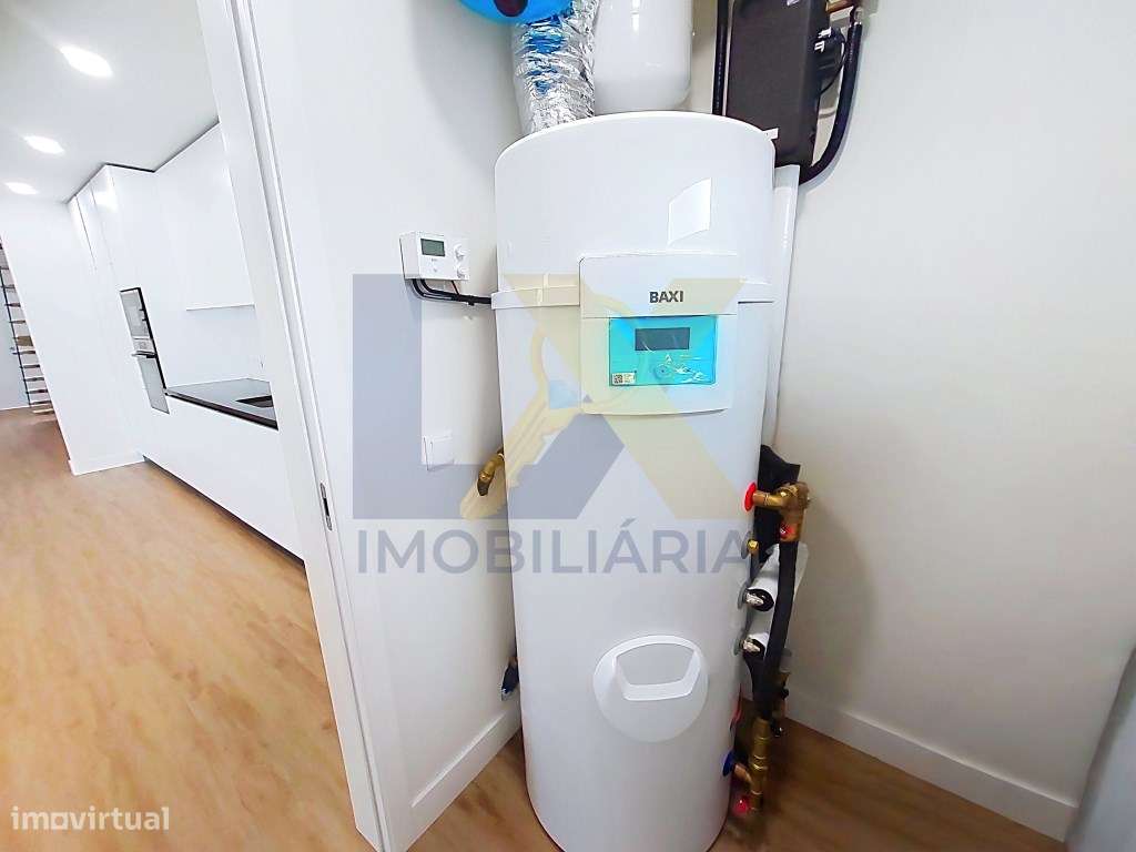 Moradia T4 de elevado padrão em Aradas-9