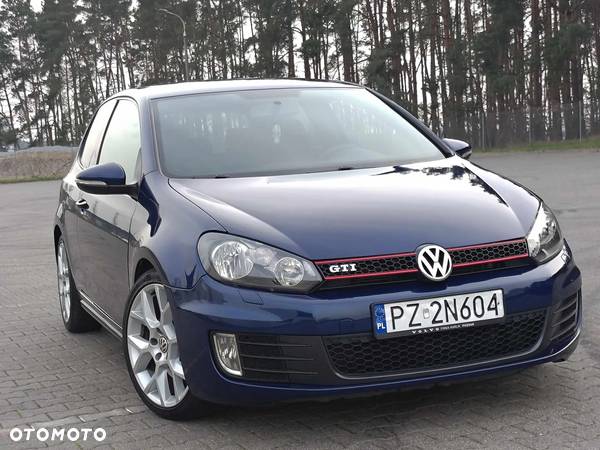 Volkswagen Golf - 1