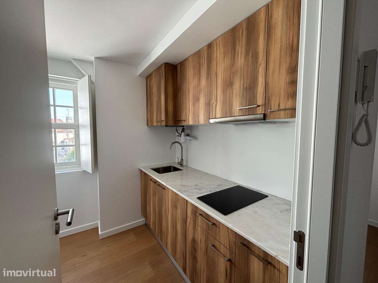 venda de magnifico prédio na Rua da Matemática (4 T0´s e 5 T1's)-19