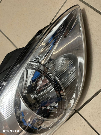 HYUNDAI I20 I-20 1 I 08- LAMPA PRZEDNIA PRZÓD PRAWA - 11