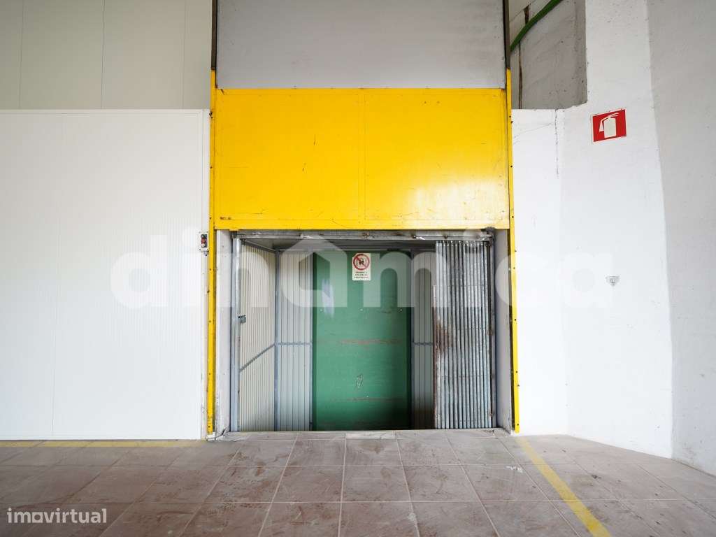 Imóvel Industrial / Serviços-35