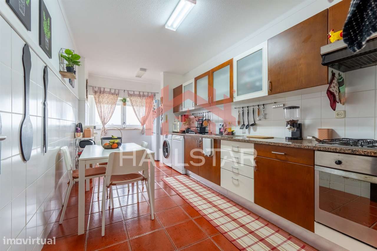 Apartamento T3 / Cozinha Equipada e Terraço / Nazaré-8