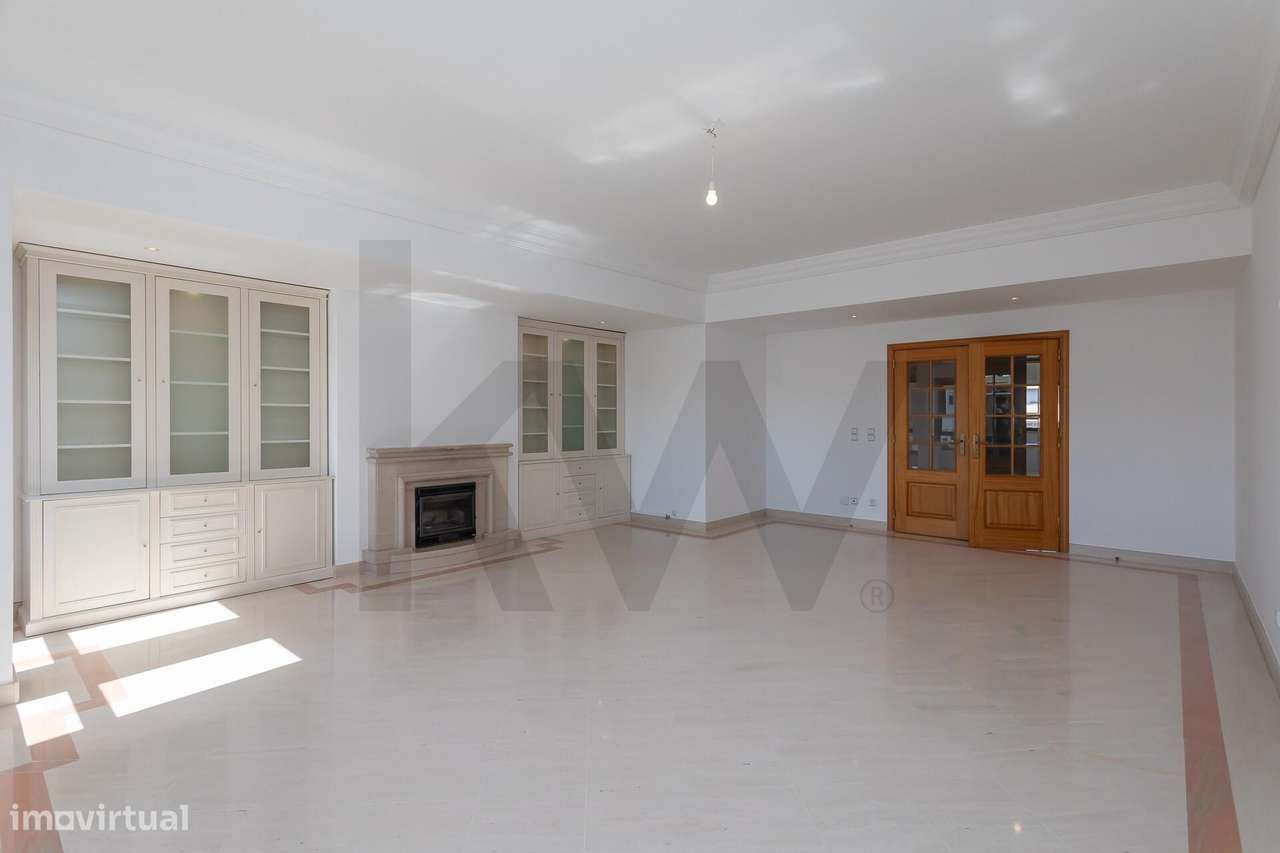 Arrendamento Apartamento T4 com 244m2, Varandas, Arrecadação e Garagem - Grande imagem: 4/51