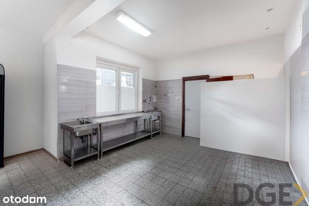 Gotowy do wejścia lokal w sercu Krzeszowic-6