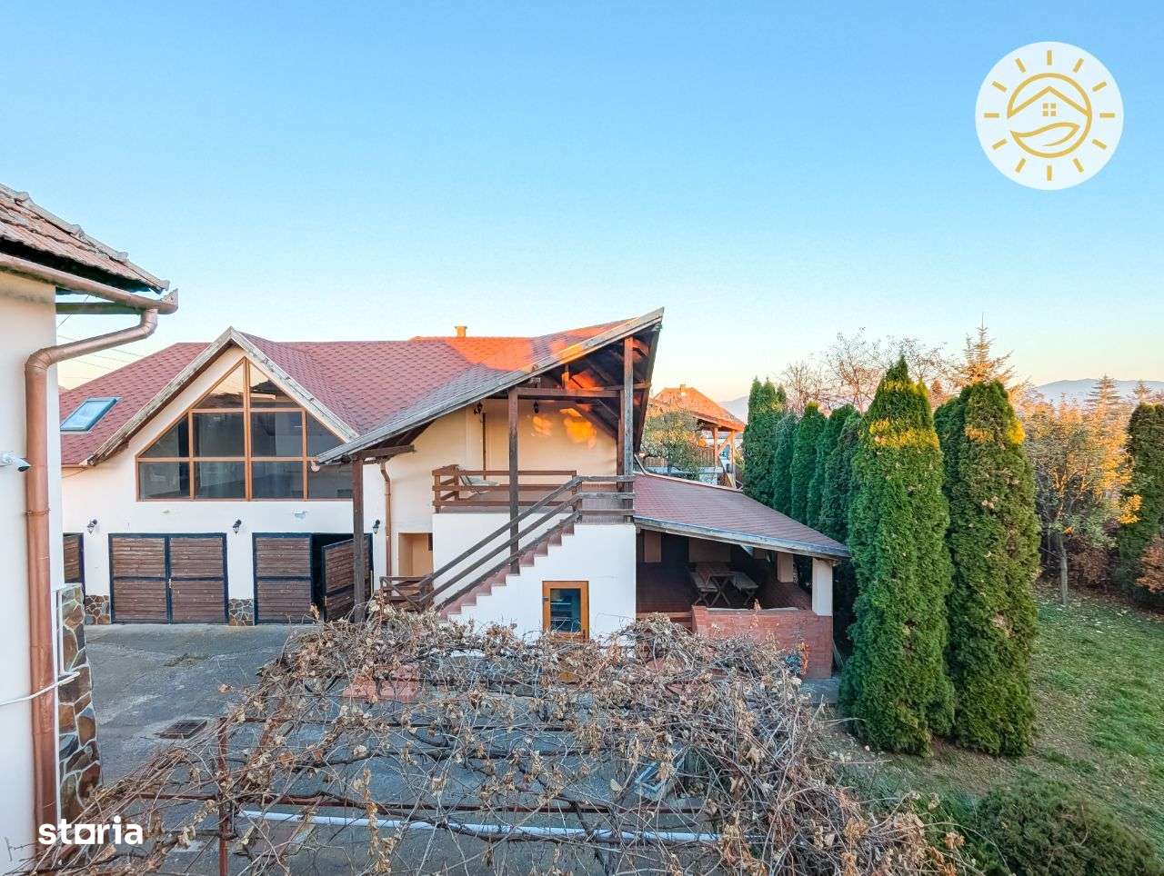 Casa zona Centrala cu 2 corpuri de casa + teren 980mp in Tg Secuiesc - Imagine principală: 2/8