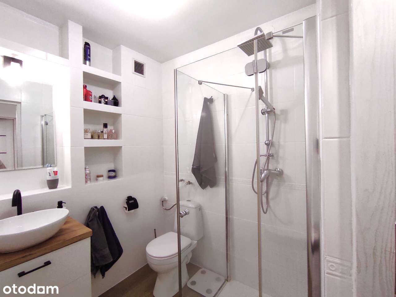 Dom w Kętach – 3 niezależne mieszkania, idealny pod wynajem-6