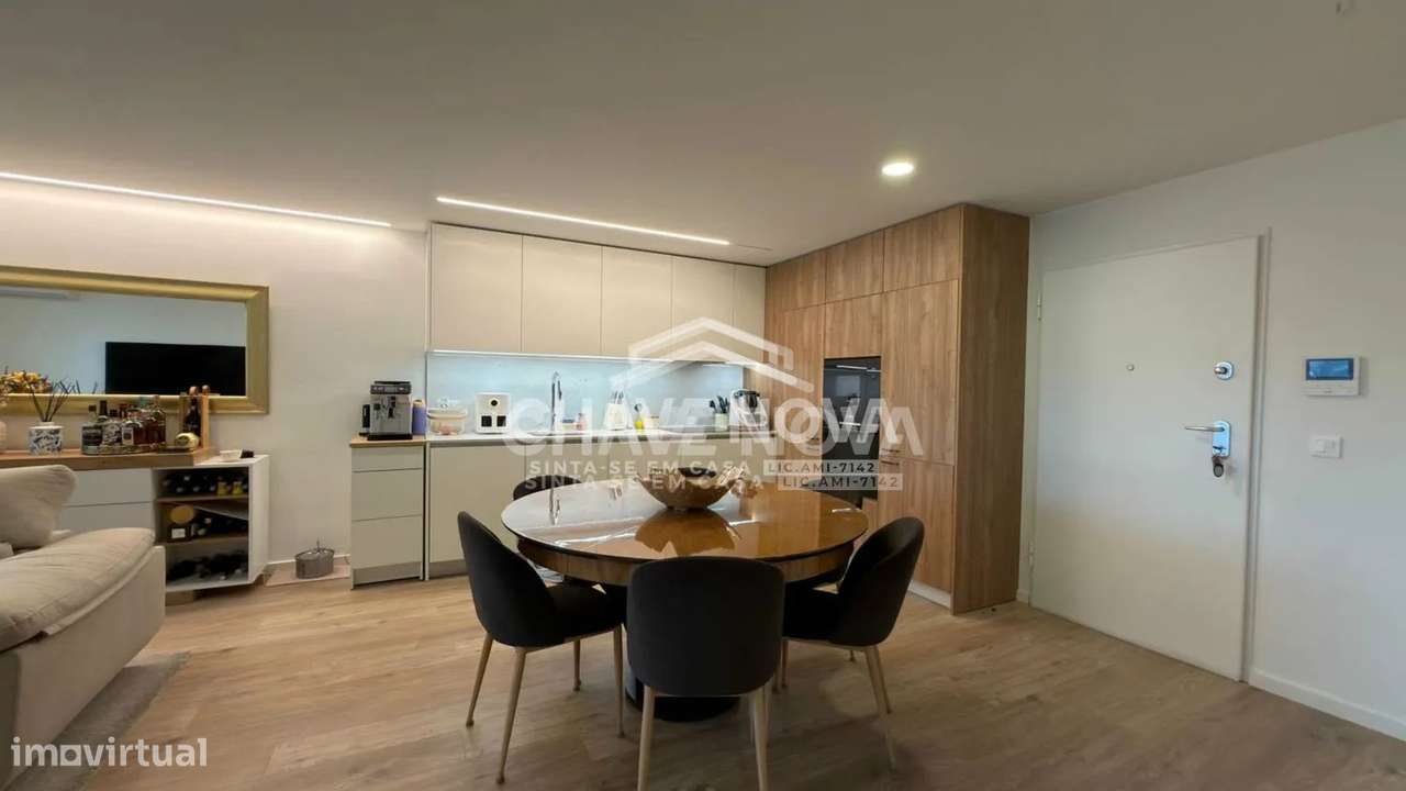 Apartamento T1+1 Como Novo c/ Lugar de Garagem em Santa Marinha (VL8) - Grande imagem: 4/36