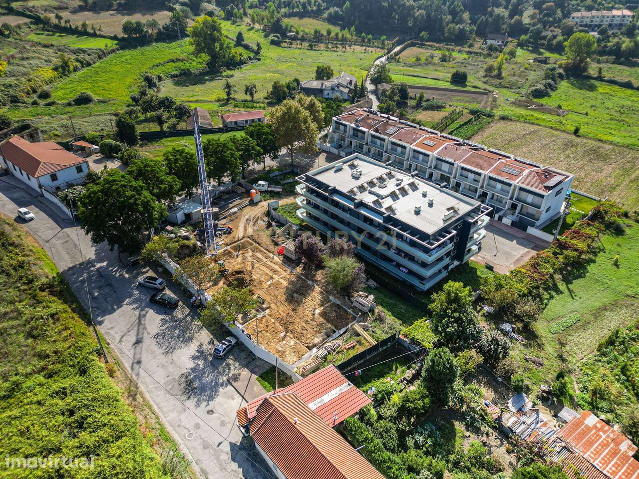 Cobertura T3 de luxo, com amplas varandas, áreas generosas e excelente-7