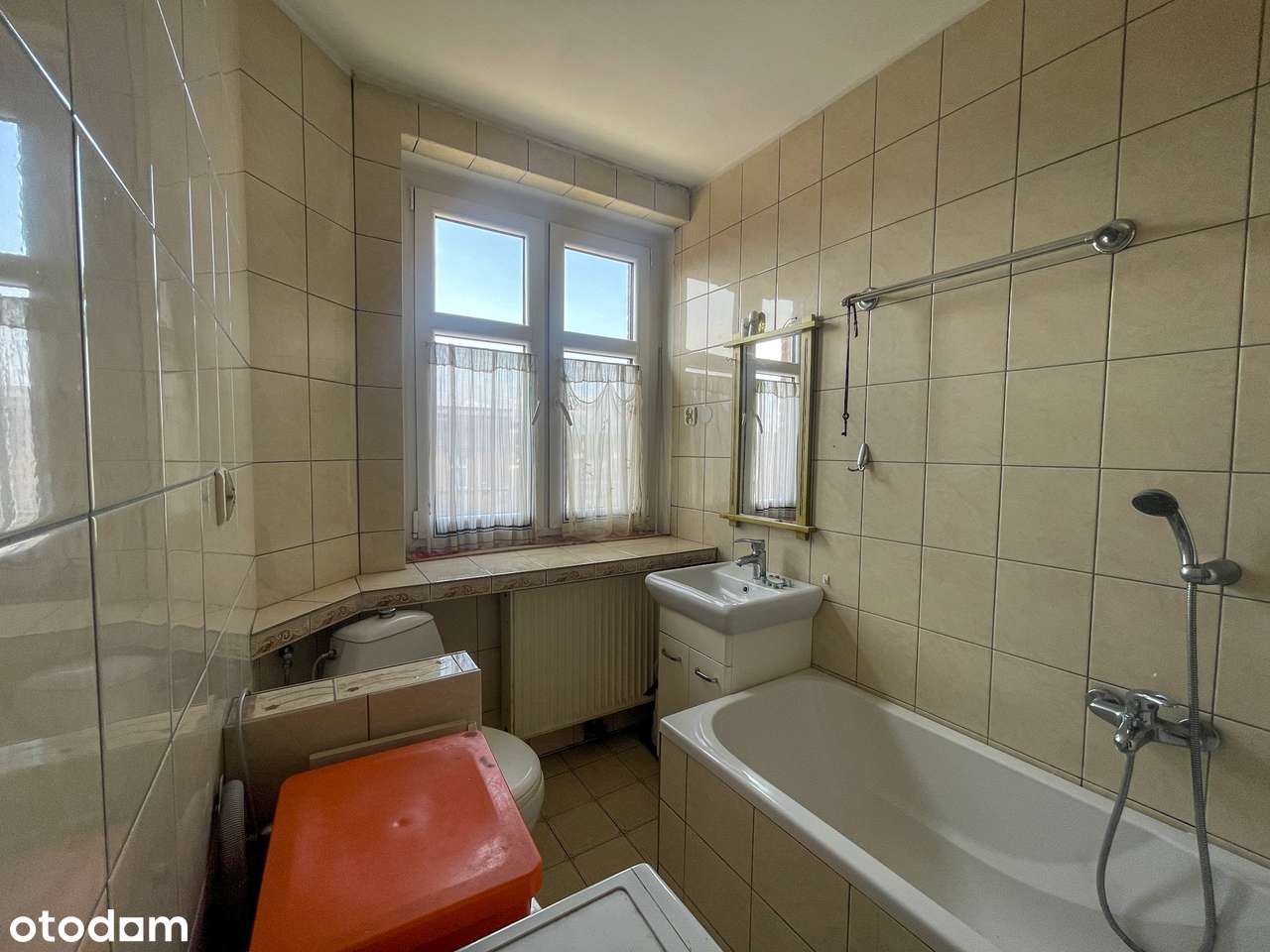 Przestronne wnętrze | 4 niezależne pokoje | podłogi i drzwi drewniane-6