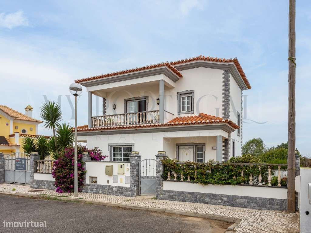 Moradia T4+1 em Ribamar: Onde o Mar e o Conforto se Encontram-44