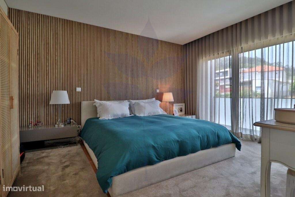 Vende-se Moradia T3 (Banda) - S. Pedro Este, Braga - Grande imagem: 5/57