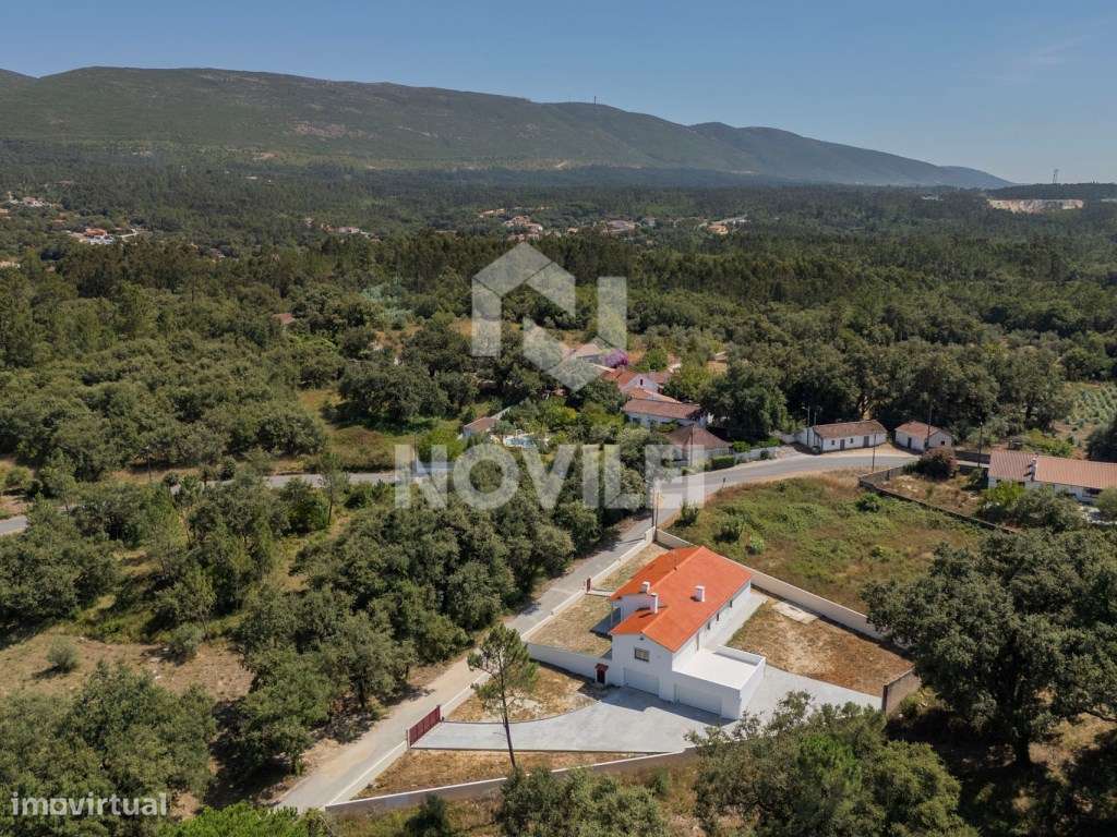 Moradia Isolada Térrea, renovada, 1500m2 de terreno murados-29