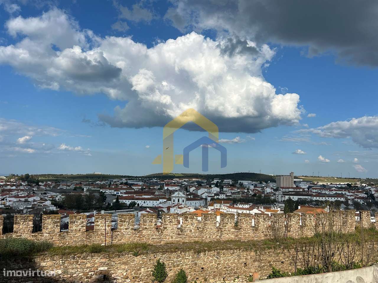 Prédio T5,  zona histórica de Estremoz, junto à Pousada Rainha Santa I-22