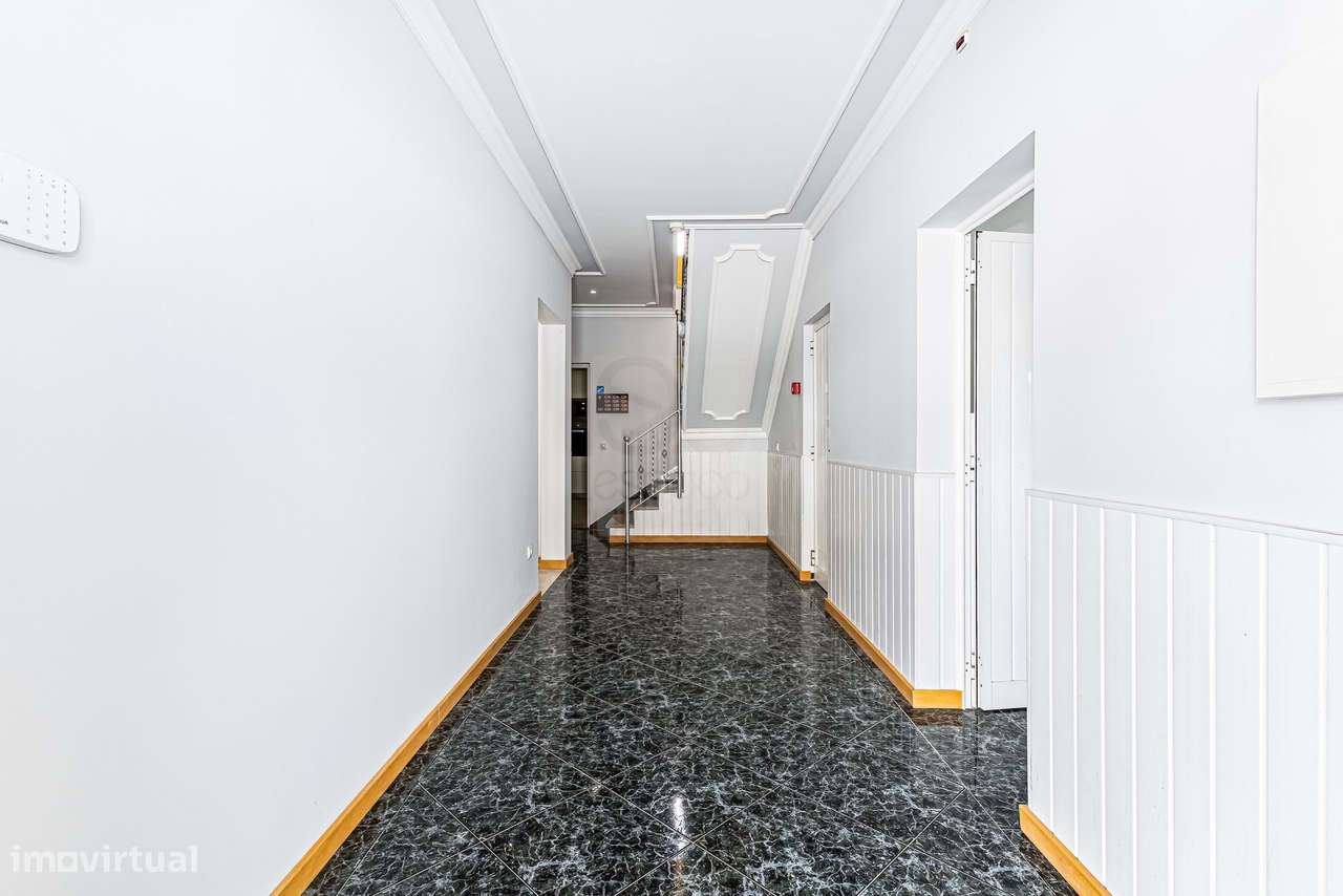 Investimento Seguro: Moradia Isolada com 10 Suites em Zona Privilegiad - Grande imagem: 4/35