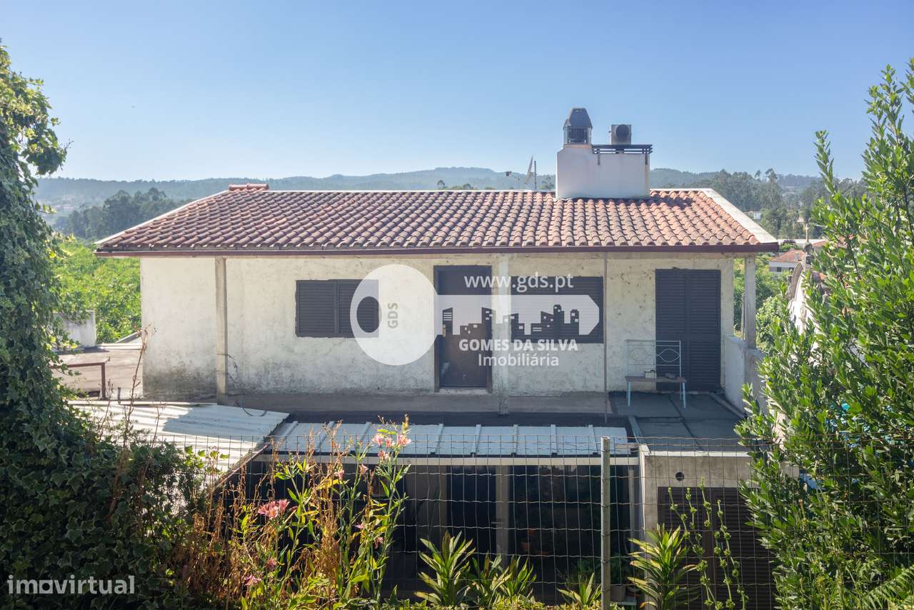 Moradia T3+1 com Espaços Comerciais – Ideal para Viver e Investir-30