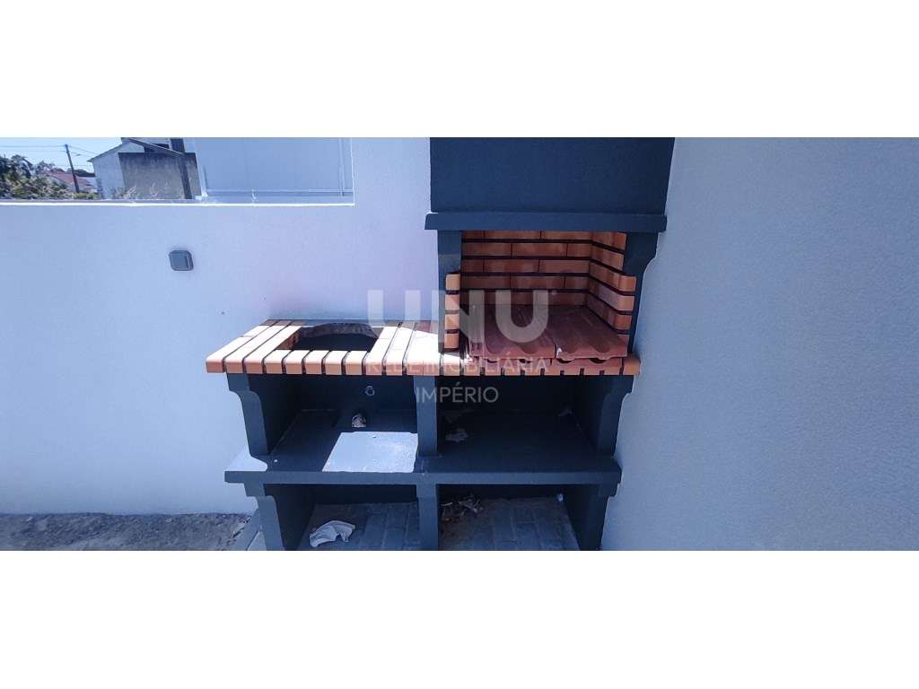MORADIA PREMIUM TRIPLEX 5 ASSOALHADAS em Fernão Ferro 3 WC-48