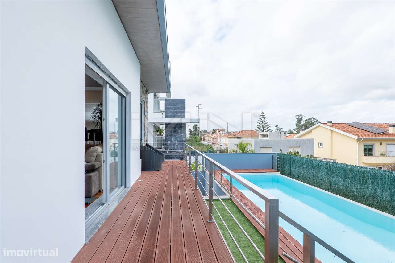 Moradia T3+1 - Exclusividade, Design e Conforto Superior-53