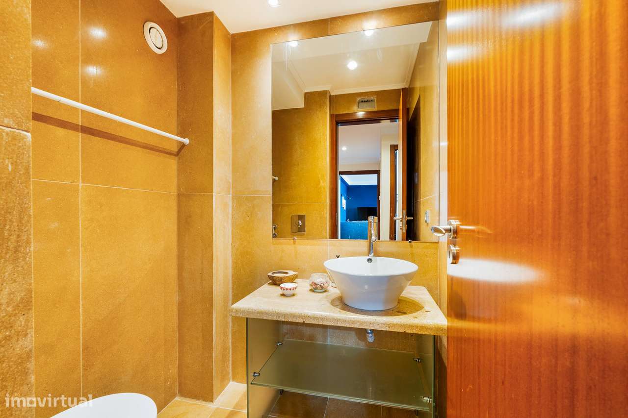 Apartamento t3 à venda na Rua Dom António Barroso, 268-15