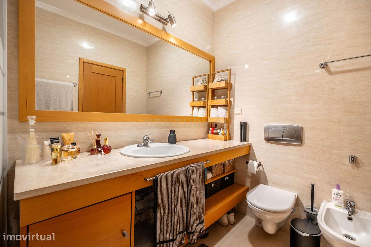 Apartamento T2 com Garagem e Piscina – Alto do Quintão, Portimão - Grande imagem: 5/24