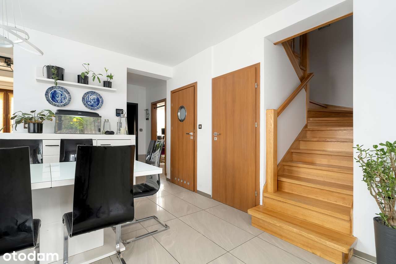 Energooszczędny dom z niezależną częścią mieszkalną-3