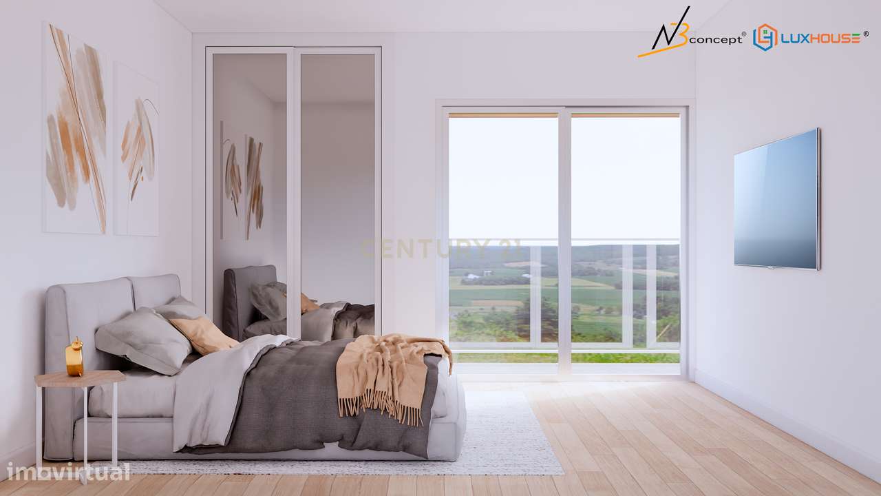 Moradia T4 em banda  com Piscina, Fernão Ferro-36