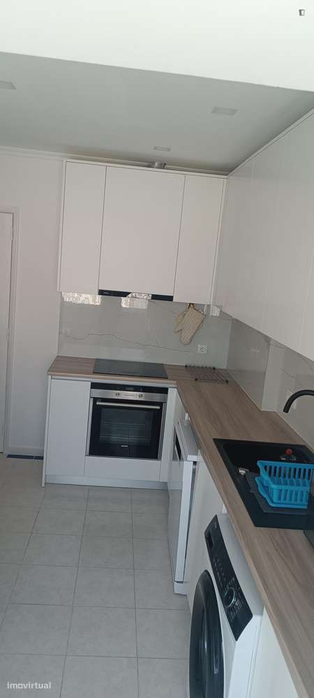 Quarto - localizado em Almada Lisbon - Grande imagem: 3/9