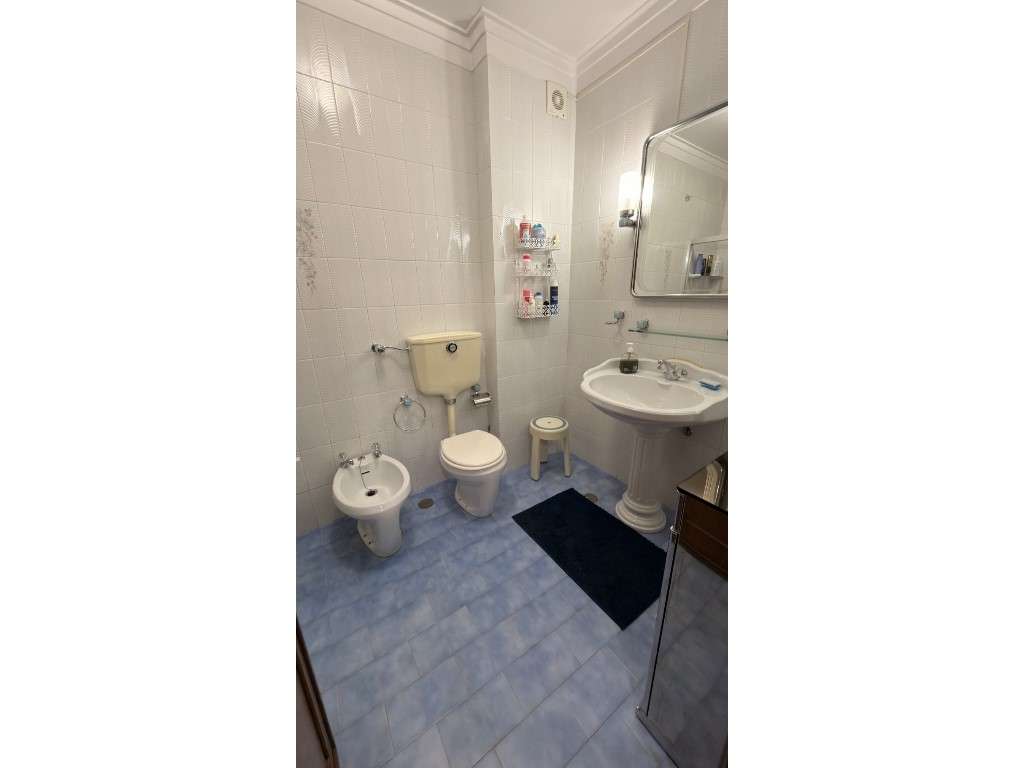 T2 excelentes áreas c/garagem na Amadora - Estação-17
