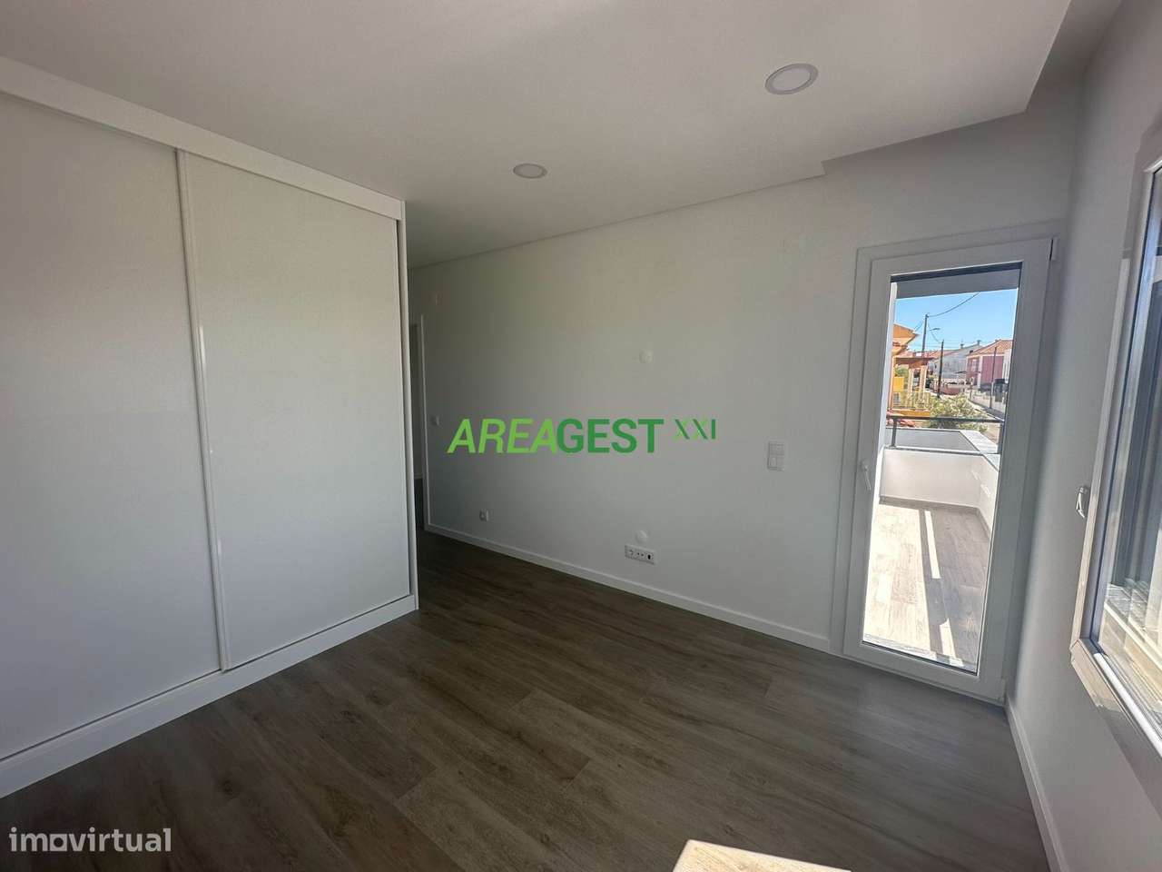 Moradia V4+1 no Casal Novo, Caneças-13