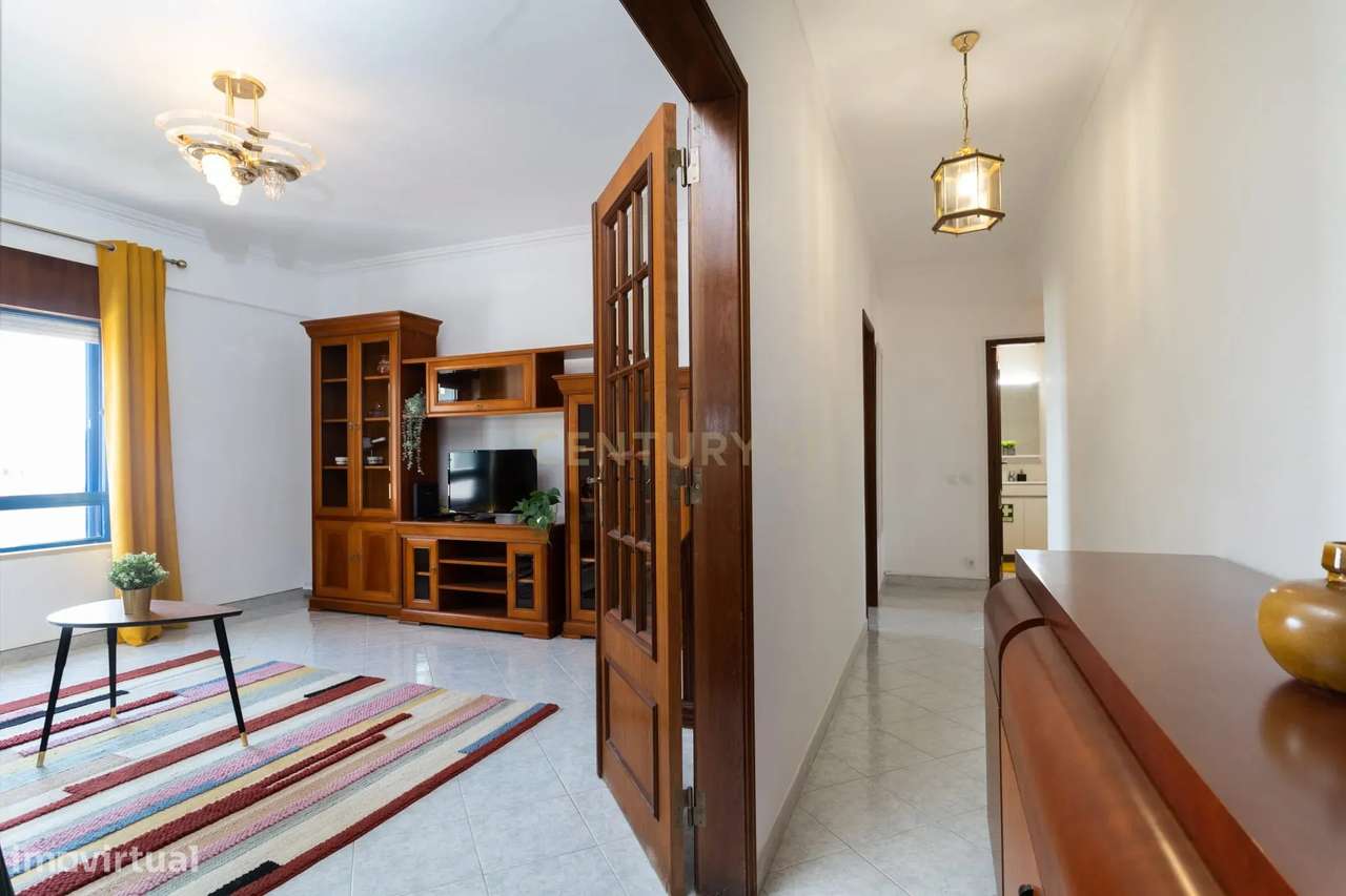 Apartamento T3 com Vista Rio e Garagem – Centro de Setúbal-4