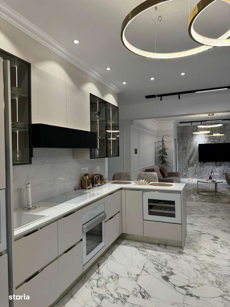 Apartament 4 camere lux Mamaia cu vedere la mare-2