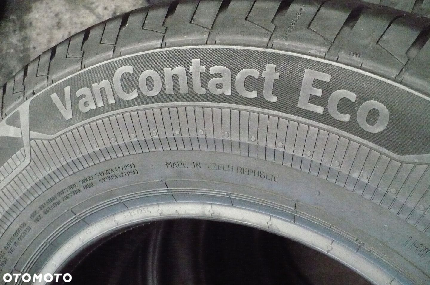 CONTINENTAL VanContact Eco 215/70R15C 7,5mm 2020 - 4