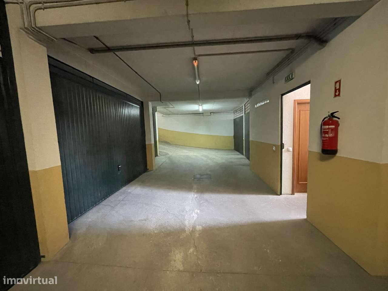 Oportunidade no Entroncamento: T3 de 165 m² com Garagem Boxe 237.000 €-21