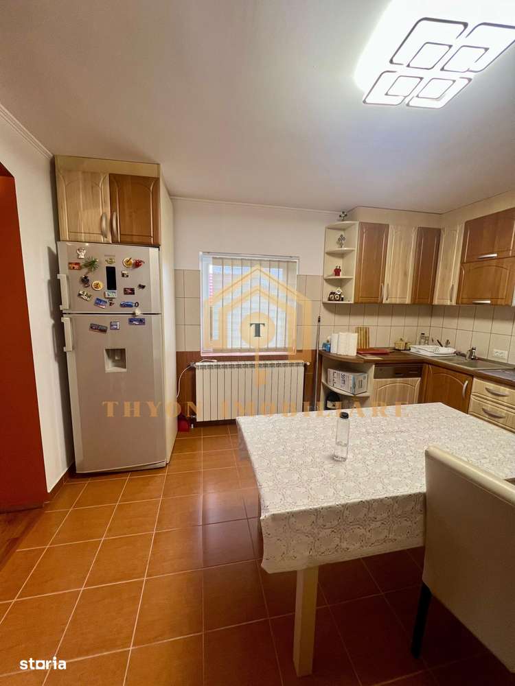 Casă modernă de vânzare în Petrești, teren generos, fotovoltaice-11