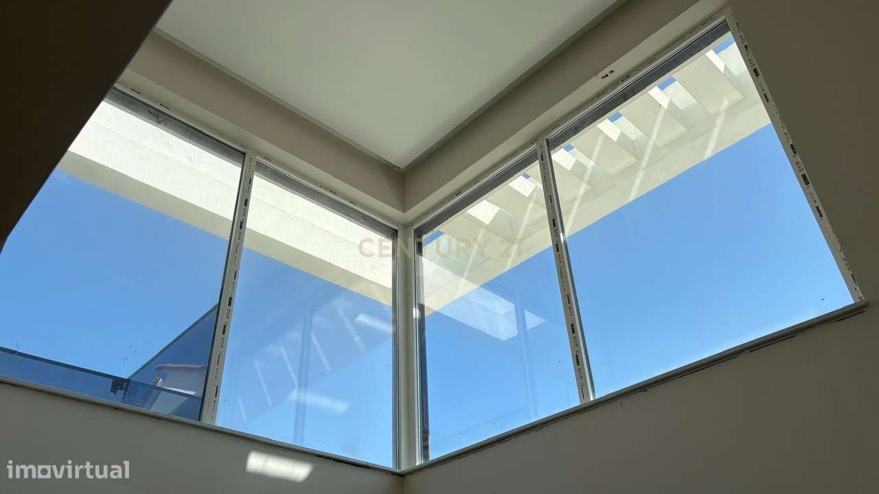 Moradia independente à venda em Famões, Odivelas-23